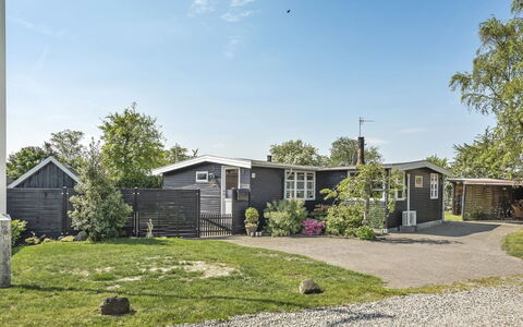 Tyyni - 75M from the Sea: Tag, Hus, Hjem, Sommerhus, Sidespor, Estate, Indkørsel, Garden Bygninger, Gård, Skur