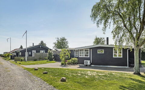 Tyyni - 75M from the Sea: Tag, Hus, Hjem, Sommerhus, Sidespor, Estate, Indkørsel, Garden Bygninger, Gård, Skur
