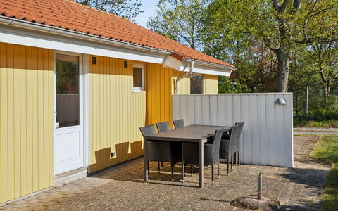 Dolores - 100M from the Sea: Tag, Hus, Hjem, Sommerhus, Dør, Sidespor, Dæk, Veranda, Planke, Hårdttræ