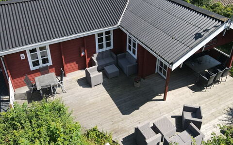 Ernestine - 500M to the Fjord: Lejlighed, Skygge, Altan, Stol, Hegn, Udendørs Møbler, Aluminium, Kunstgræs