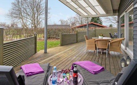 Flete - 200M from the Sea: Plantesamfund, Sollys, Urteagtig Plante, Have, Plantation, Landbrug, Farm