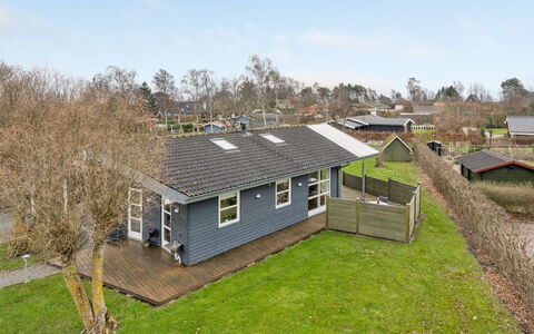 Flete - 200M from the Sea: Plantesamfund, Sollys, Urteagtig Plante, Have, Plantation, Landbrug, Farm