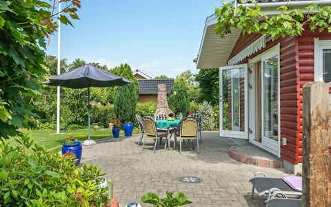 Tess - 50M from the Sea: Græs, Hus, Tag, Sommerhus, Hjem, Busk, Stuehus, Land Lot, Landdistrikt