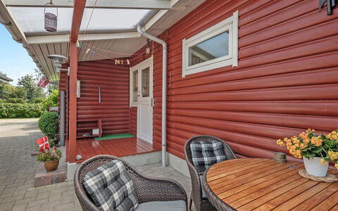 Tess - 50M from the Sea: Græs, Hus, Tag, Sommerhus, Hjem, Busk, Stuehus, Land Lot, Landdistrikt