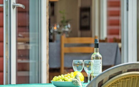 Tess - 50M from the Sea: Møbel, Stol, Bord, Træ, Indretning, Bordservice, Køkken & Spisebord, Belysning, Drinkware, Spisestue