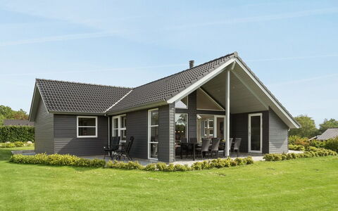 Damiana - 500M from the Sea: Græs, Hus, Tag, Sommerhus, Hjem, Busk, Stuehus, Land Lot, Landdistrikt
