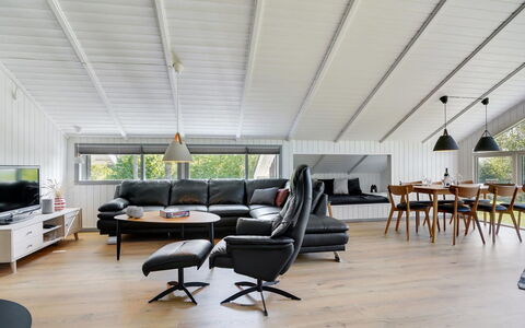 Gram - 450M from the Sea: Plantesamfund, Sollys, Urteagtig Plante, Have, Plantation, Landbrug, Farm