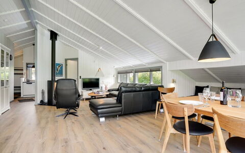 Gram - 450M from the Sea: Plantesamfund, Sollys, Urteagtig Plante, Have, Plantation, Landbrug, Farm
