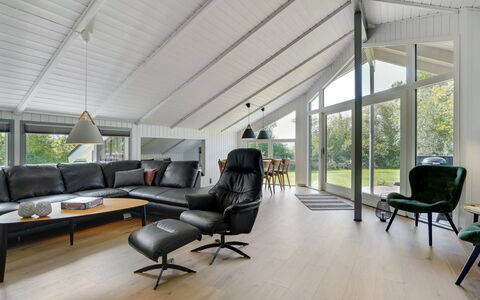 Gram - 450M from the Sea: Plantesamfund, Sollys, Urteagtig Plante, Have, Plantation, Landbrug, Farm