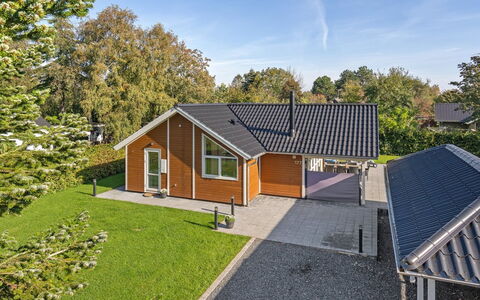 Hellena - 90M from the Sea: Græs, Hus, Tag, Sommerhus, Hjem, Busk, Stuehus, Land Lot, Landdistrikt