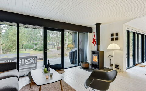 Judyta - 1Km from the Sea: Indretning, Træ, Gulvbelægning, Møbel, Loft, Etage, Stue, Hjem, Trægulve, Stol