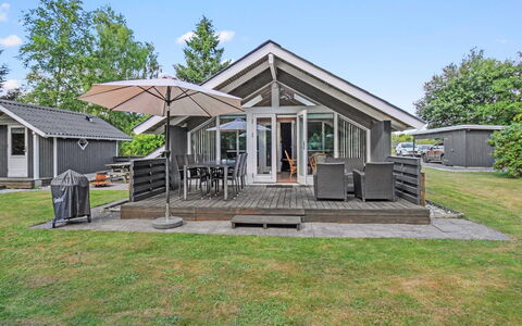 Snefrid - 12Km from the Sea: Loft, Gulvbelægning, Indretning, Etage, Kompositmateriale, Møbel, Udvej, Hotel, Design, Dagslys
