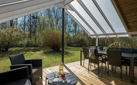 Snefrid - 12Km from the Sea: Loft, Gulvbelægning, Indretning, Etage, Kompositmateriale, Møbel, Udvej, Hotel, Design, Dagslys