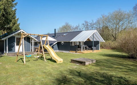 Snefrid - 12Km from the Sea: Loft, Gulvbelægning, Indretning, Etage, Kompositmateriale, Møbel, Udvej, Hotel, Design, Dagslys