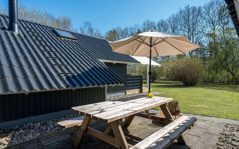 Snefrid - 12Km from the Sea: Loft, Gulvbelægning, Indretning, Etage, Kompositmateriale, Møbel, Udvej, Hotel, Design, Dagslys