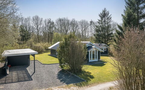 Snefrid - 12Km from the Sea: Loft, Gulvbelægning, Indretning, Etage, Kompositmateriale, Møbel, Udvej, Hotel, Design, Dagslys