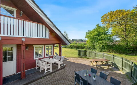 Liam - 800M to the Fjord: Græs, Busk, Hus, Have, Hjem, Sommerhus, Land Lot, Lawn, Bunddække