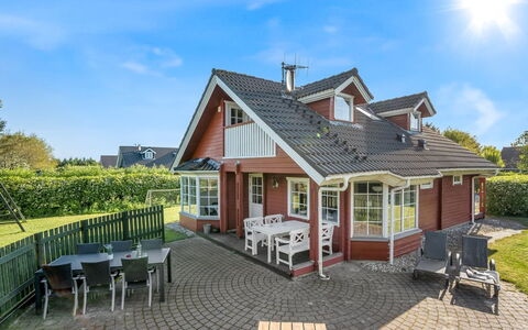 Liam - 800M to the Fjord: Græs, Busk, Hus, Have, Hjem, Sommerhus, Land Lot, Lawn, Bunddække