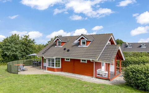 Liam - 800M to the Fjord: Græs, Busk, Hus, Have, Hjem, Sommerhus, Land Lot, Lawn, Bunddække