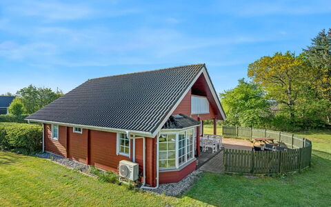 Liam - 800M to the Fjord: Græs, Busk, Hus, Have, Hjem, Sommerhus, Land Lot, Lawn, Bunddække