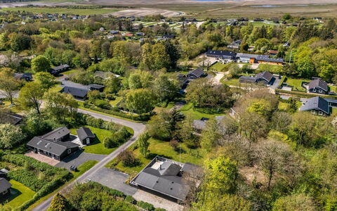 Emmanuela - 700M to the Fjord: Boligområde, Fugleperspektiv, Landskab, Forstad, Land Lot, Almindeligt, Hjem, Menneskelig Bosættelse, Luftfotografering, Landscaping