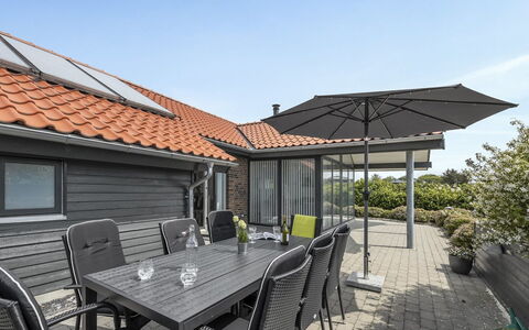 Donka - 300M to the Fjord: Tag, Hus, Land Lot, Hjem, Sommerhus, Estate, Garden Bygninger, Skygge, Bjælkehytte, Landscaping