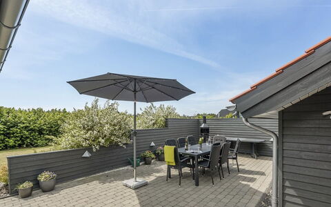 Donka - 300M to the Fjord: Tag, Hus, Land Lot, Hjem, Sommerhus, Estate, Garden Bygninger, Skygge, Bjælkehytte, Landscaping