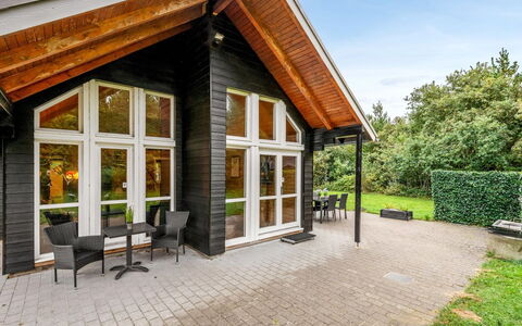 Yvonna - 350M to the Fjord: Træ, Arkitektur, Tag, Hjem, Hus, Sommerhus, Dør, Sidespor, Garden Bygninger, Hårdttræ