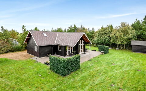 Yvonna - 350M to the Fjord: Træ, Arkitektur, Tag, Hjem, Hus, Sommerhus, Dør, Sidespor, Garden Bygninger, Hårdttræ