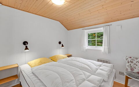 Herminia - 350M to the Fjord: Træ, Loft, Indretning, Soveværelse, Seng, Hjem, Etage, Værelse, Bed Frame, Sengetøj