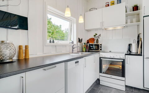 Matthis - 500M to the Fjord: Køkken, Køkken Apparat, Countertop, Større Bandage, Indretning, Gulvbelægning, Husholdningsapparat, Cabinetry, Køkkenvask, Etage