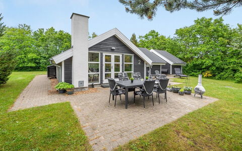 Matthis - 500M to the Fjord: Hjem, Hus, Sommerhus, Tag, Estate, Sidespor, Lawn, Stuehus, Have, Landscaping