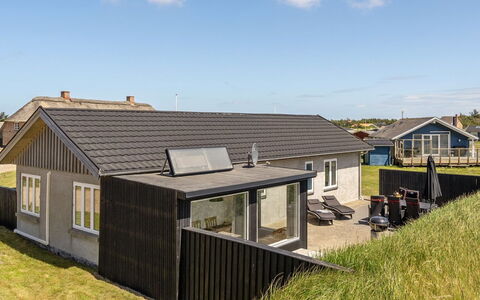 Ludwik - 150M from the Sea: Arkitektur, Tag, Hjem, Kompositmateriale, Dagslys, Sidespor, Indkørsel