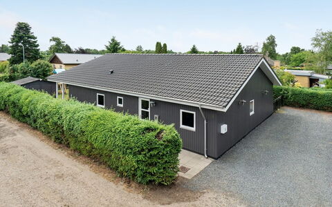 Tord - 350M from the Sea: Boligområde, Tag, Forstad, Indkørsel, Estate, Skorsten