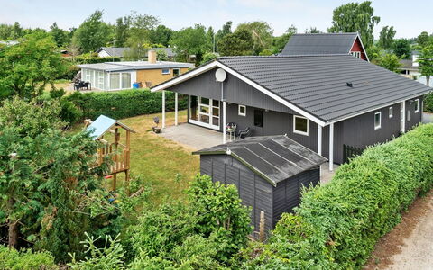 Tord - 350M from the Sea: Boligområde, Tag, Forstad, Indkørsel, Estate, Skorsten