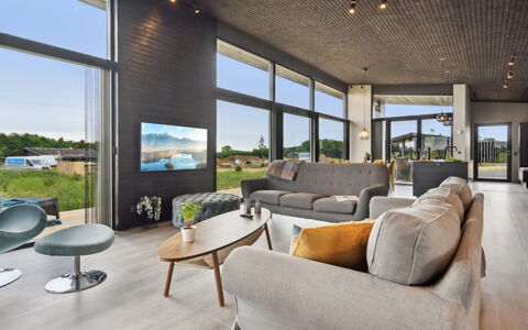 Anelle - 500M from the Sea: Hjem, Estate, Stol, Design, Stue, Couch, Villa, Hårdttræ, Penthouselejlighed