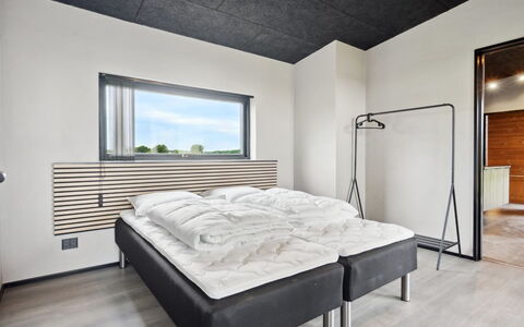 Anelle - 500M from the Sea: Soveværelse, Loft, Seng, Indretning, Sengetøj, Gulvbelægning, Sengetøj, Etage, Bed Frame, Værelse