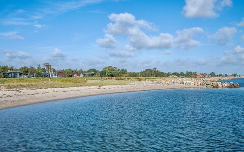 Ekatarina - 125M from the Sea: Blå, Vand, Krop Af Vand, Vandressourcer, Kyst, Strand, Coastal Og Oceaniske Landskabsformer, Horisont, Kyst, Sommer