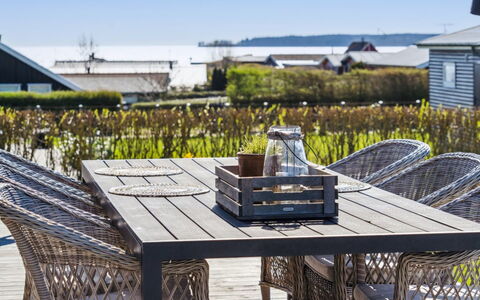 Ovine - 300M from the Sea: Plantesamfund, Sollys, Urteagtig Plante, Have, Plantation, Landbrug, Farm