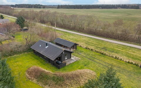 Engeline - 300M to the Fjord: Hjem, Sommerhus, Sidespor, Hårdttræ, Skygge, Planke, Design, Estate, Veranda, Dæk