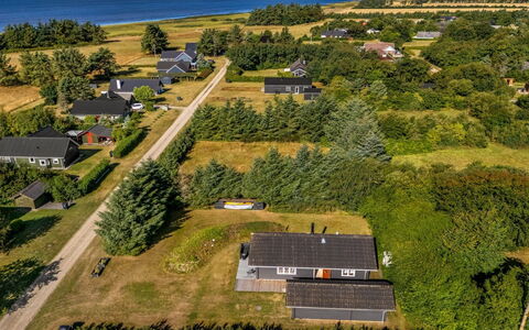 Engeline - 300M to the Fjord: Landskab, Boligområde, Tag, Land Lot, Hjem, Almindeligt, Fugleperspektiv, Landdistrikt, Menneskelig Bosættelse, Luftfotografering