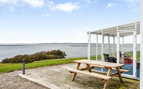 Thorge - 75M to the Fjord: Veranda, Skygge, Kyst, Udendørs Struktur, Udendørs Møbler, Dæk