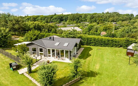 Nilias - 400M to the Fjord: Plantesamfund, Sollys, Urteagtig Plante, Have, Plantation, Landbrug, Farm
