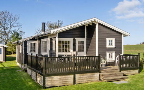 Lenita - 30M to the Fjord: Blå, Busk, Sommerhus, Bunddække, Have, Estate, Skygge, Landscaping, Stuehus, Eco Hotel