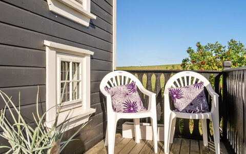 Lenita - 30M to the Fjord: Blå, Busk, Sommerhus, Bunddække, Have, Estate, Skygge, Landscaping, Stuehus, Eco Hotel