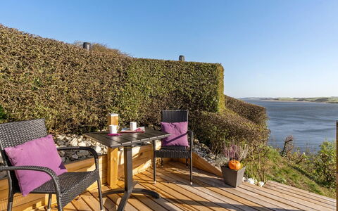 Lenita - 30M to the Fjord: Blå, Busk, Sommerhus, Bunddække, Have, Estate, Skygge, Landscaping, Stuehus, Eco Hotel