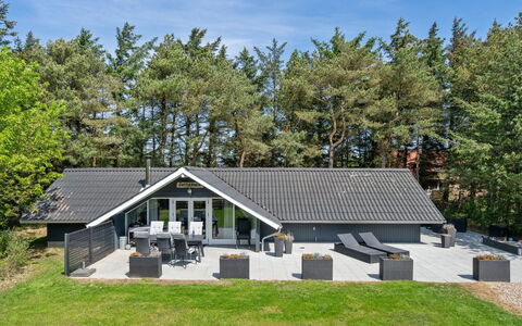 Hjalmara - 900M from the Sea: Plantesamfund, Sollys, Urteagtig Plante, Have, Plantation, Landbrug, Farm
