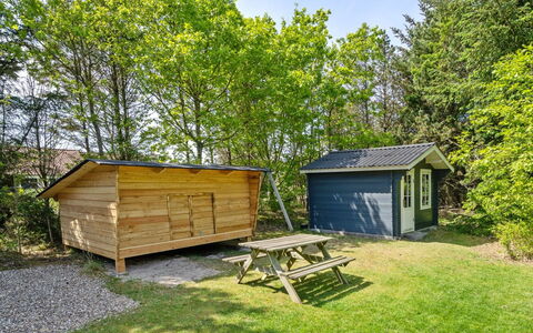 Hjalmara - 900M from the Sea: Plantesamfund, Sollys, Urteagtig Plante, Have, Plantation, Landbrug, Farm