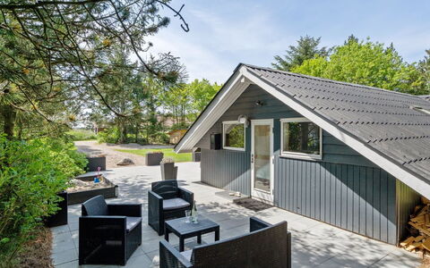 Hjalmara - 900M from the Sea: Plantesamfund, Sollys, Urteagtig Plante, Have, Plantation, Landbrug, Farm