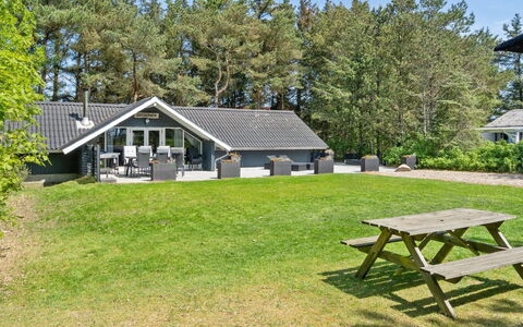 Hjalmara - 900M from the Sea: Plantesamfund, Sollys, Urteagtig Plante, Have, Plantation, Landbrug, Farm